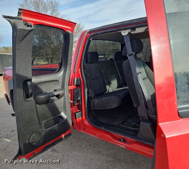 image for item DW3248 2012 Chevrolet Silverado 1500 Ext. Cab pickup truck