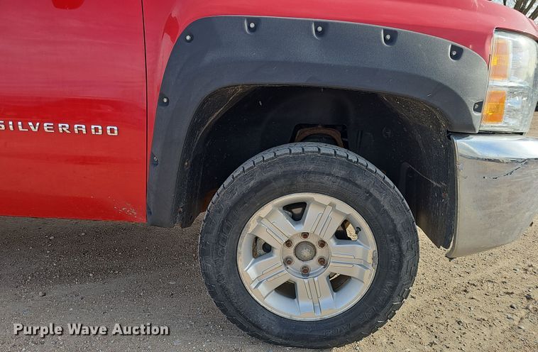 image for item DW3248 2012 Chevrolet Silverado 1500 Ext. Cab pickup truck