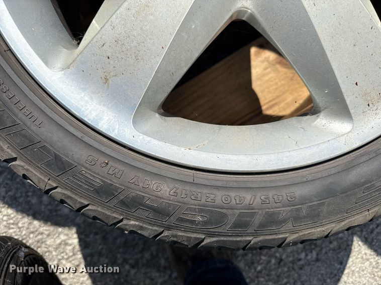 image for item DY7978 (16) Tires and wheels