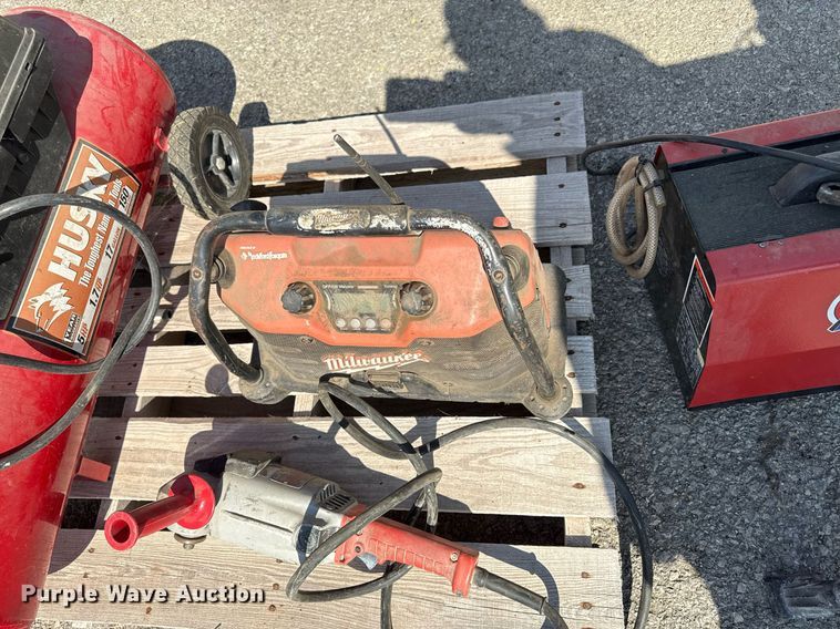 image for item DY7979 Tools