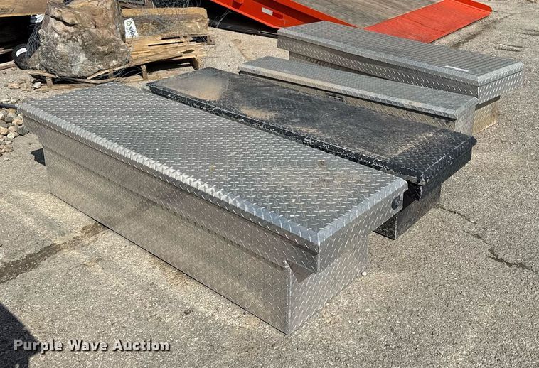 image for item DY7983 (4) toolboxes