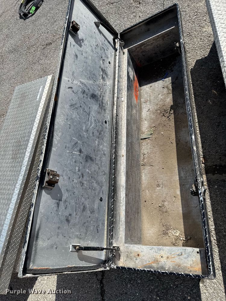 image for item DY7983 (4) toolboxes