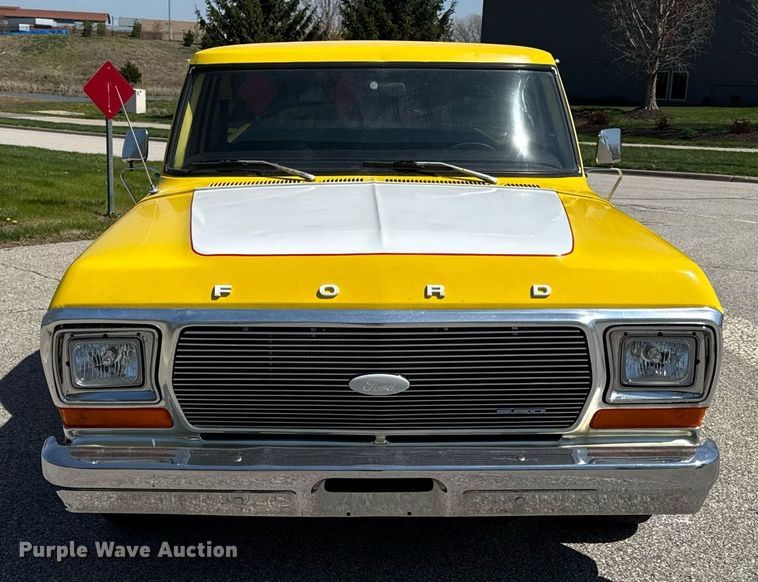 image for item DY7986 1979 Ford F100 pickup truck