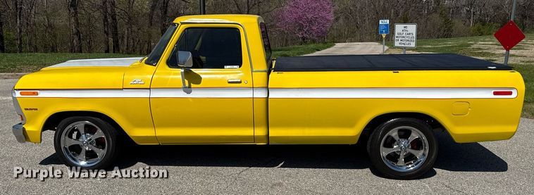 image for item DY7986 1979 Ford F100 pickup truck