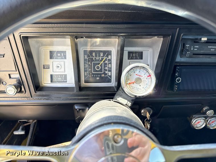 image for item DY7986 1979 Ford F100 pickup truck