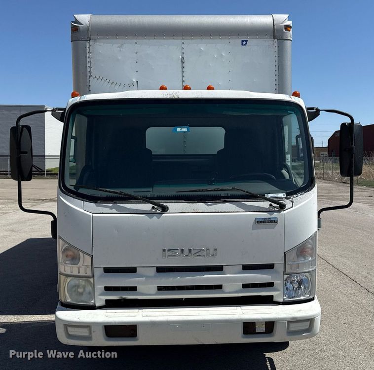 image for item DY7987 2011 Isuzu NPR box truck