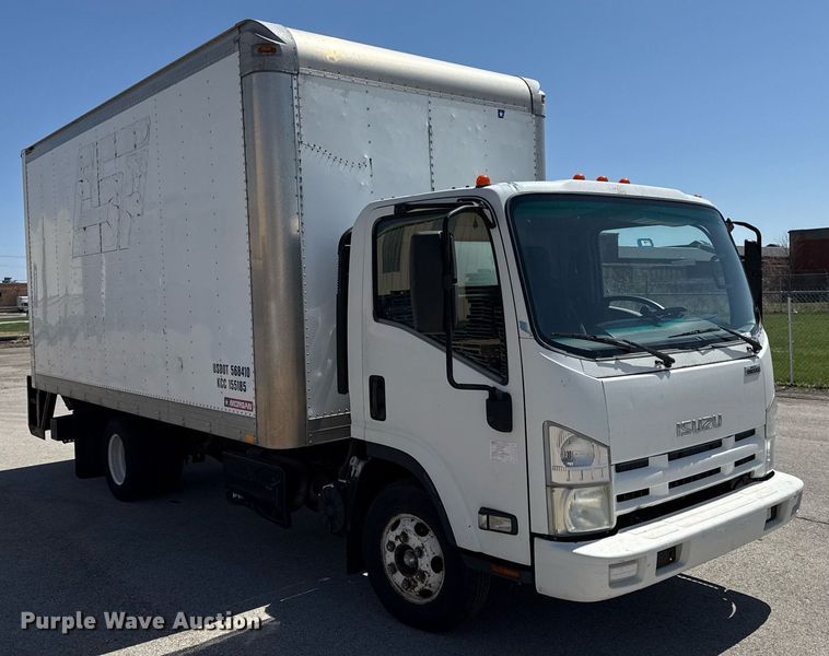 image for item DY7987 2011 Isuzu NPR box truck