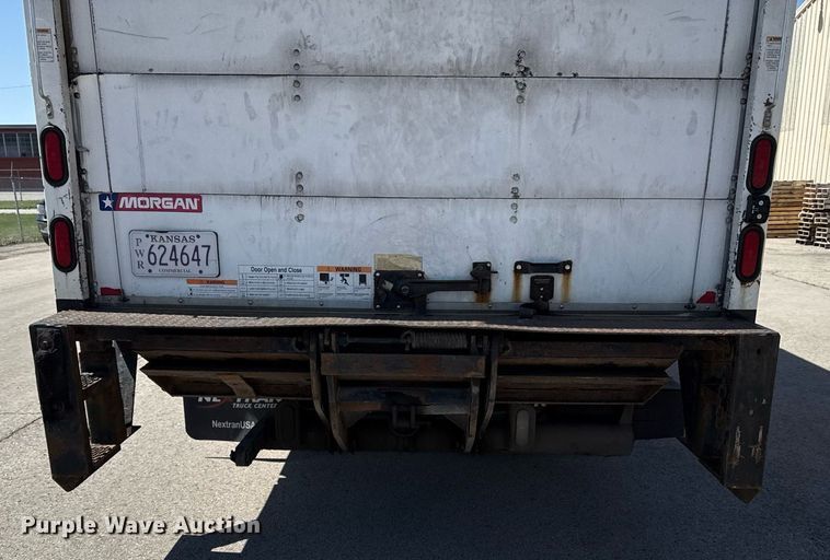 image for item DY7987 2011 Isuzu NPR box truck