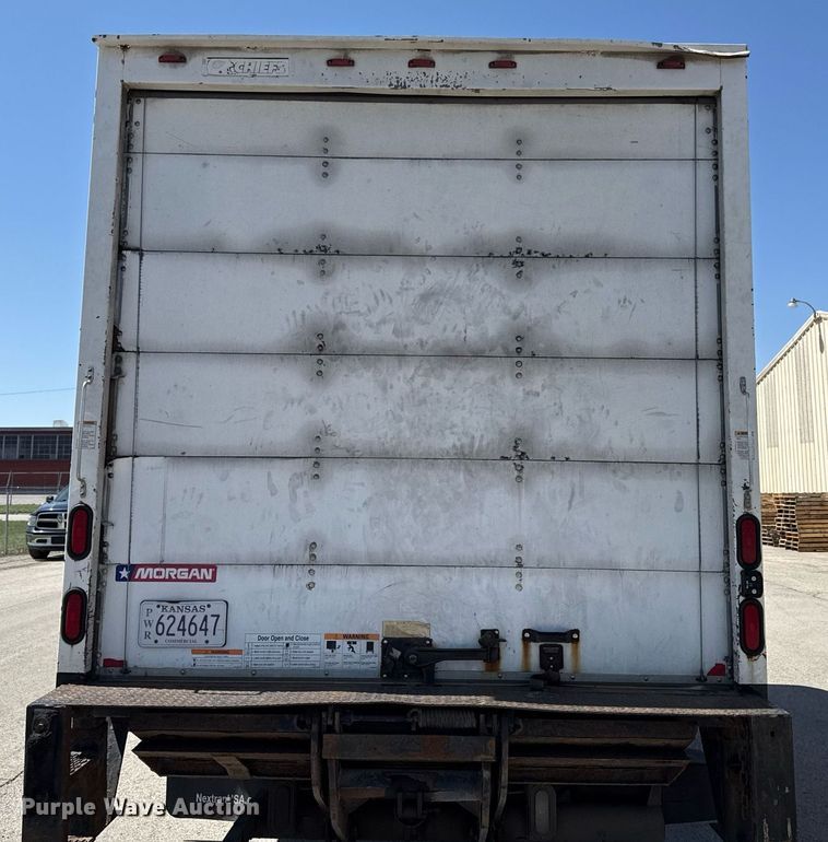 image for item DY7987 2011 Isuzu NPR box truck