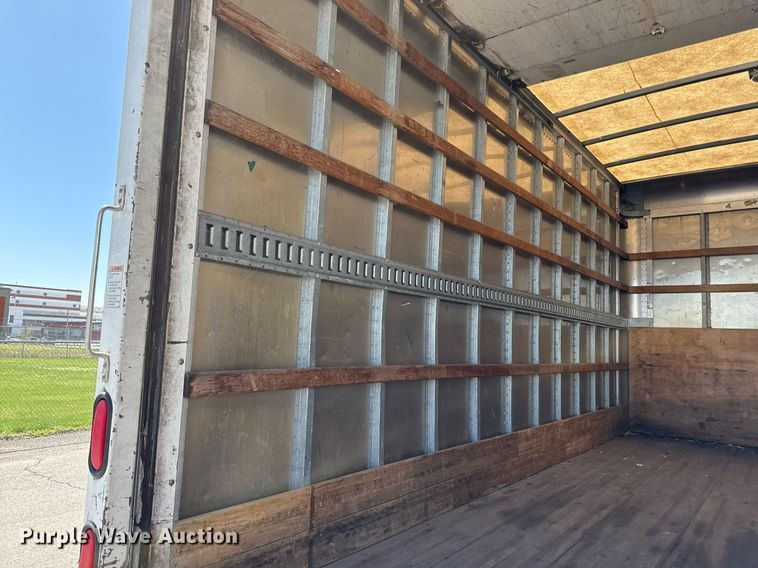 image for item DY7987 2011 Isuzu NPR box truck