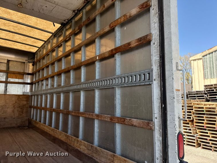 image for item DY7987 2011 Isuzu NPR box truck