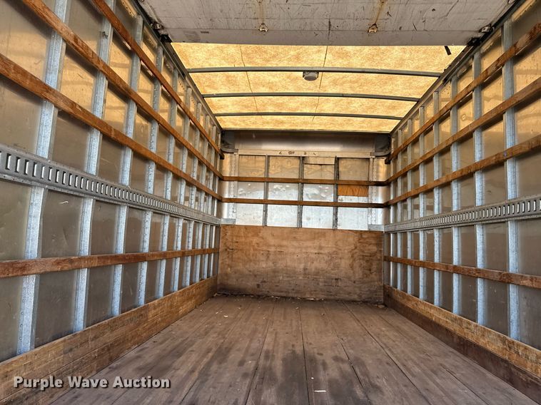 image for item DY7987 2011 Isuzu NPR box truck