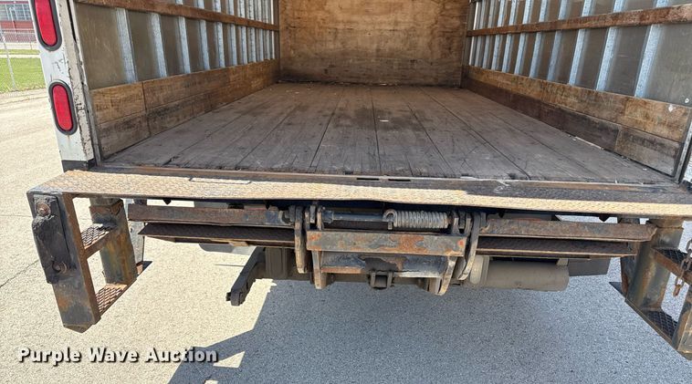 image for item DY7987 2011 Isuzu NPR box truck