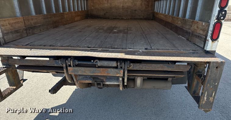 image for item DY7987 2011 Isuzu NPR box truck