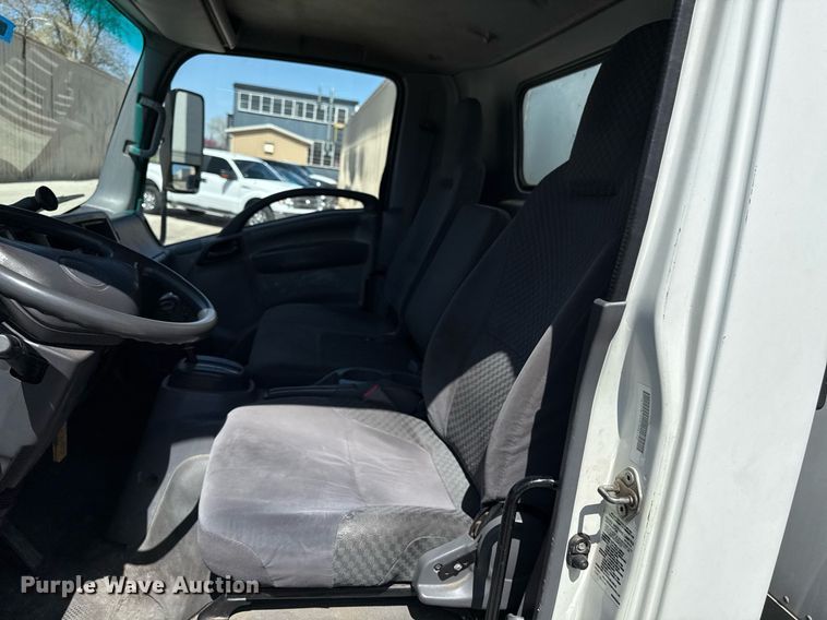 image for item DY7987 2011 Isuzu NPR box truck