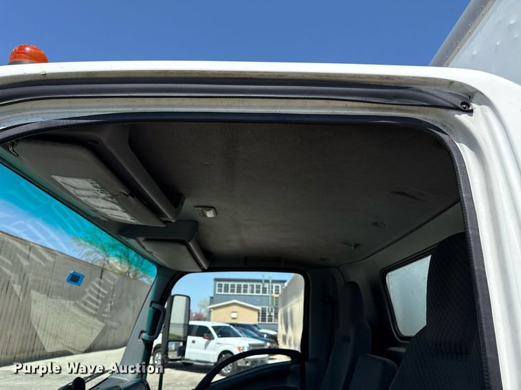 image for item DY7987 2011 Isuzu NPR box truck