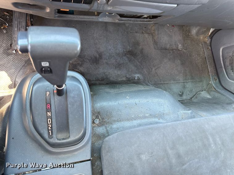 image for item DY7987 2011 Isuzu NPR box truck