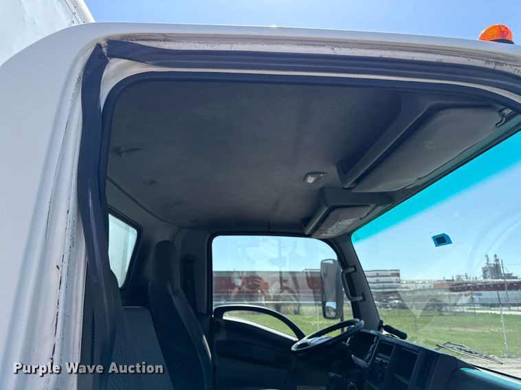 image for item DY7987 2011 Isuzu NPR box truck