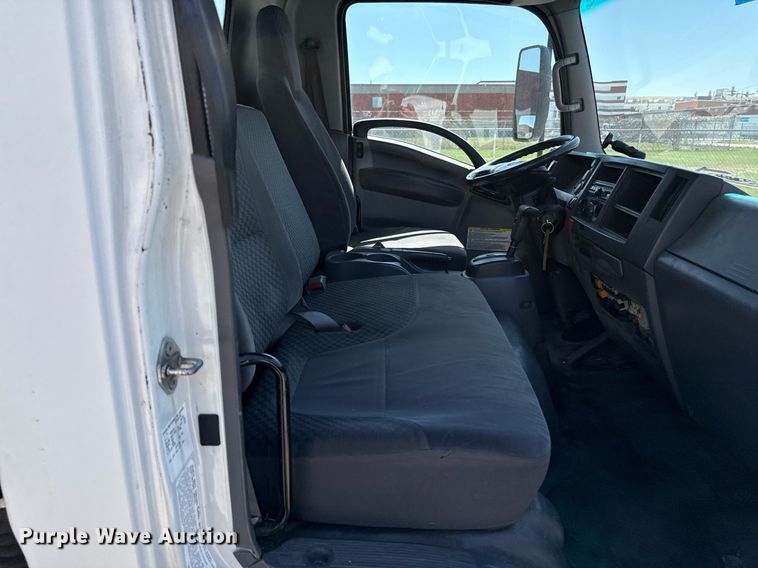 image for item DY7987 2011 Isuzu NPR box truck