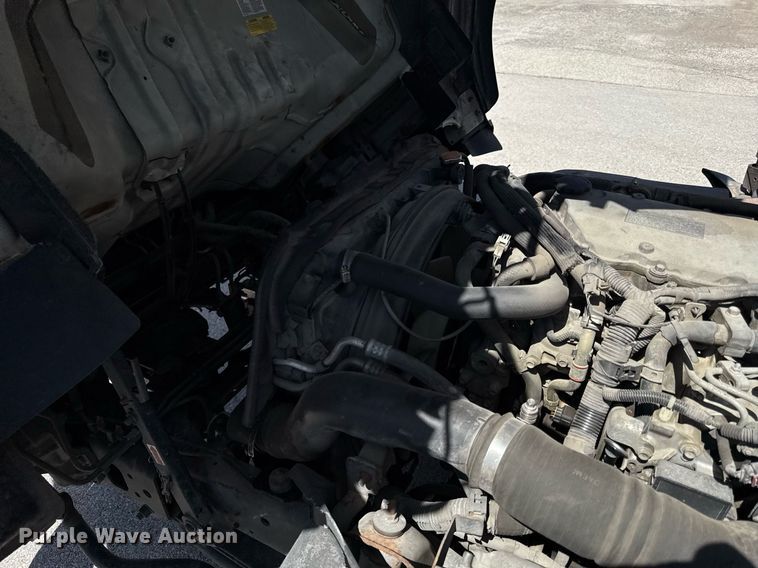 image for item DY7987 2011 Isuzu NPR box truck