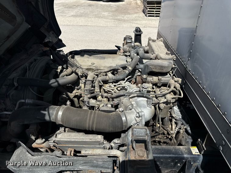 image for item DY7987 2011 Isuzu NPR box truck