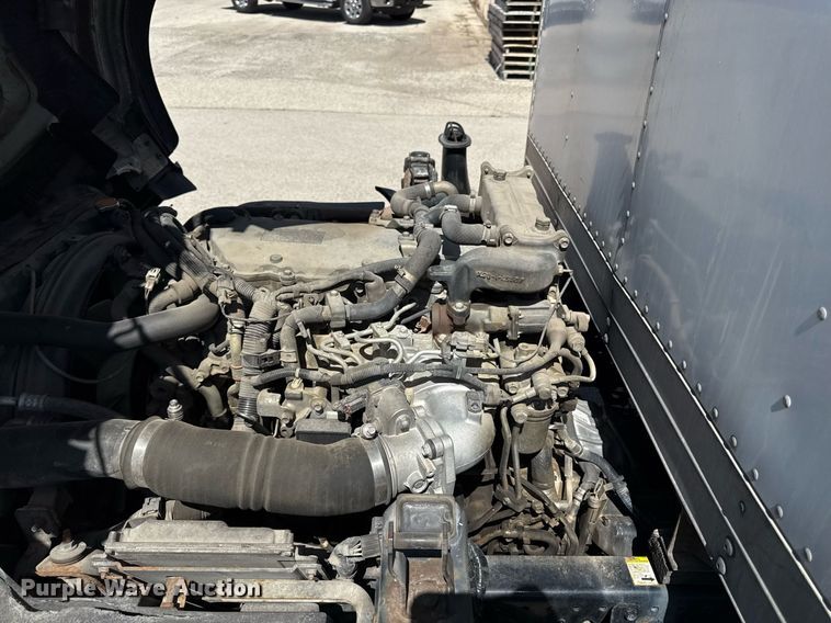 image for item DY7987 2011 Isuzu NPR box truck