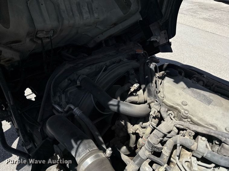 image for item DY7987 2011 Isuzu NPR box truck