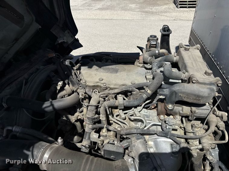 image for item DY7987 2011 Isuzu NPR box truck