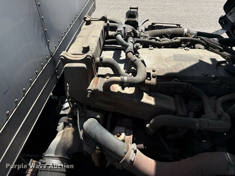 image for item DY7987 2011 Isuzu NPR box truck