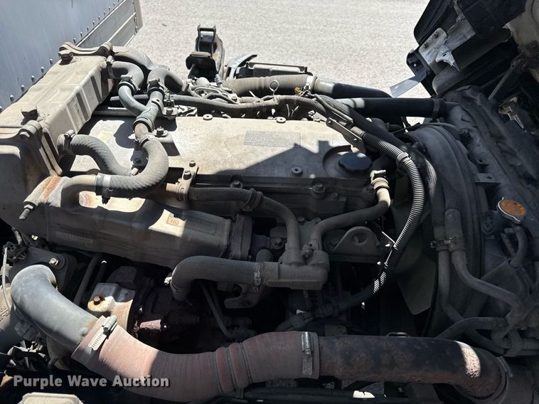 image for item DY7987 2011 Isuzu NPR box truck