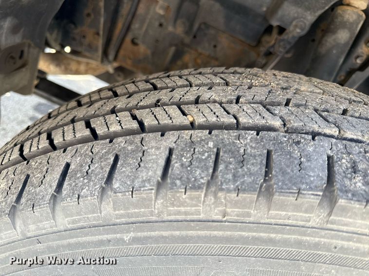 image for item DY7987 2011 Isuzu NPR box truck