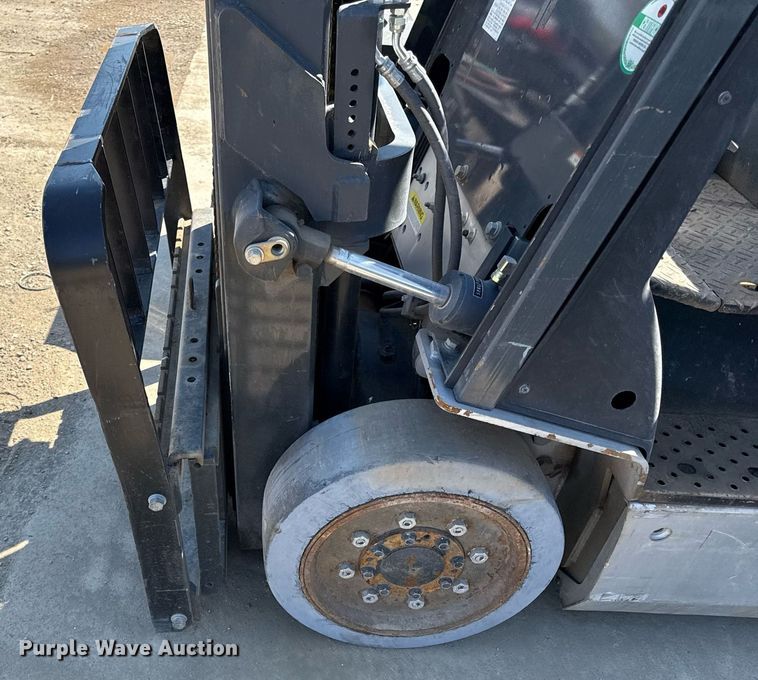 image for item DY7994 Nissan CP1B2L25BS forklift