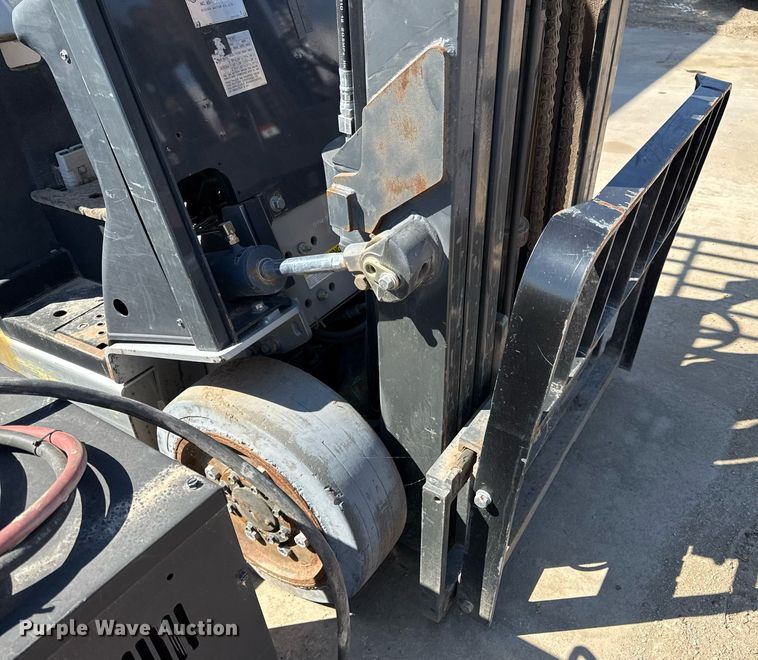 image for item DY7994 Nissan CP1B2L25BS forklift