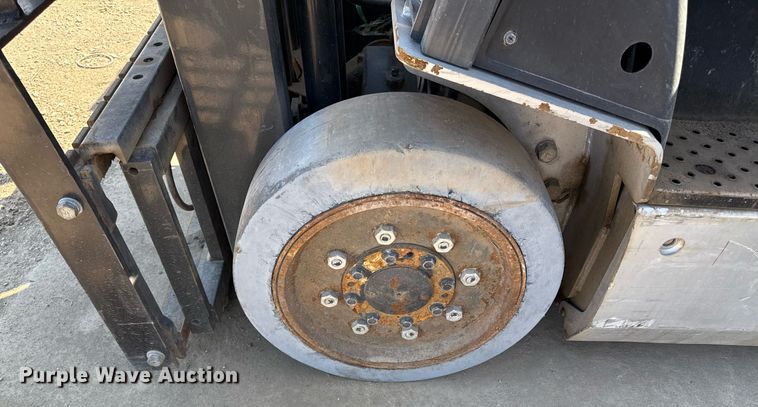 image for item DY7994 Nissan CP1B2L25BS forklift