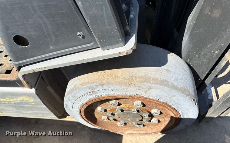 image for item DY7994 Nissan CP1B2L25BS forklift