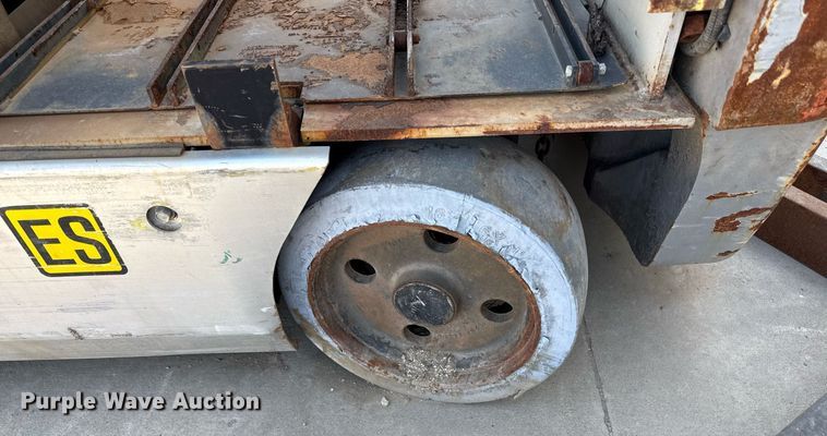 image for item DY7994 Nissan CP1B2L25BS forklift