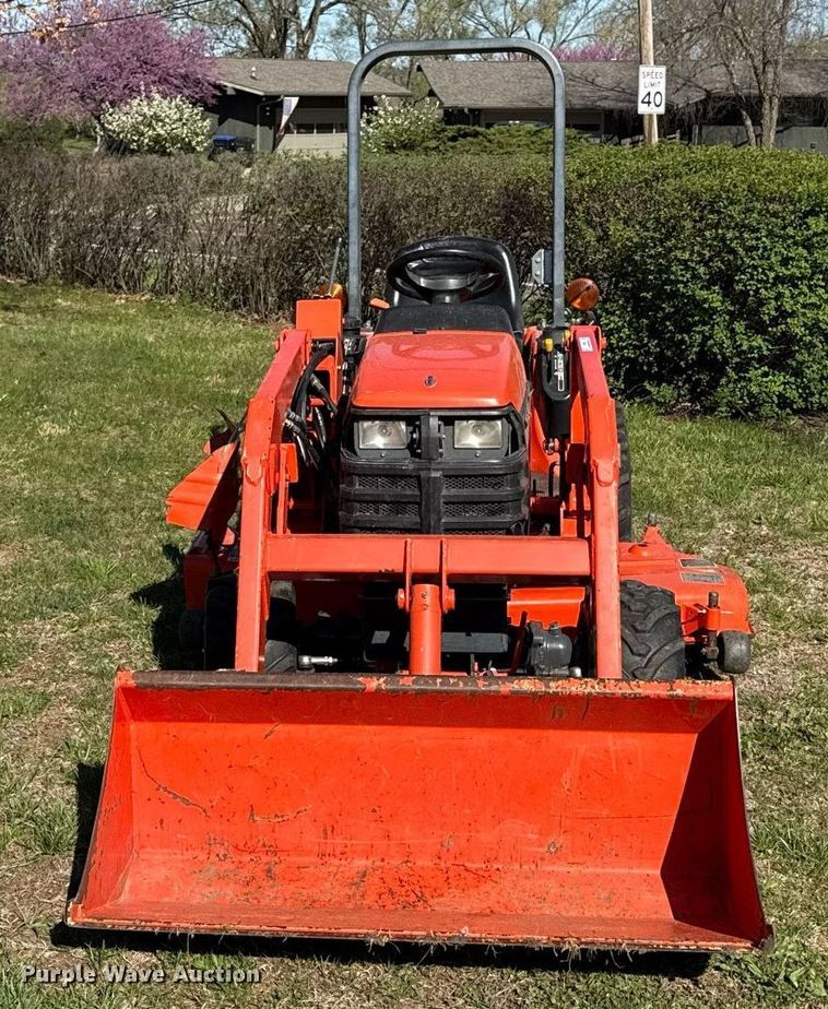 image for item DY8019 Kubota BX2200D MFWD tractor