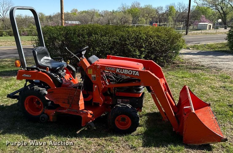 image for item DY8019 Kubota BX2200D MFWD tractor