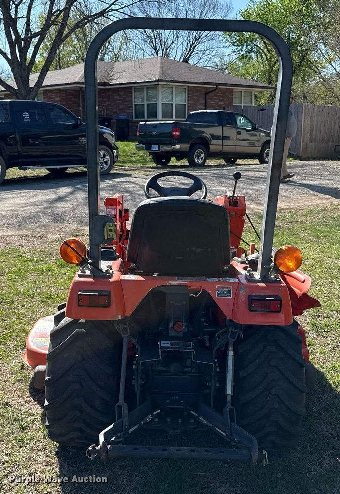 image for item DY8019 Kubota BX2200D MFWD tractor