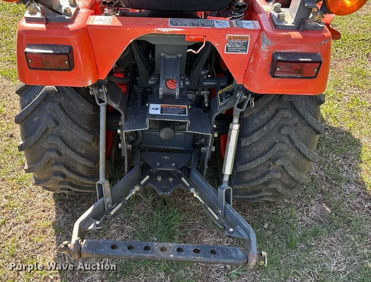image for item DY8019 Kubota BX2200D MFWD tractor