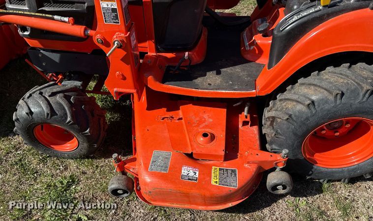 image for item DY8019 Kubota BX2200D MFWD tractor