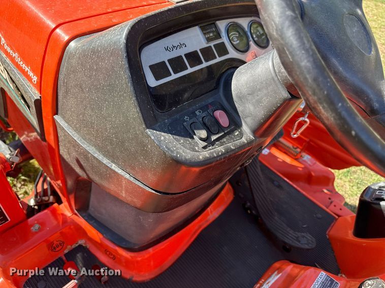 image for item DY8019 Kubota BX2200D MFWD tractor