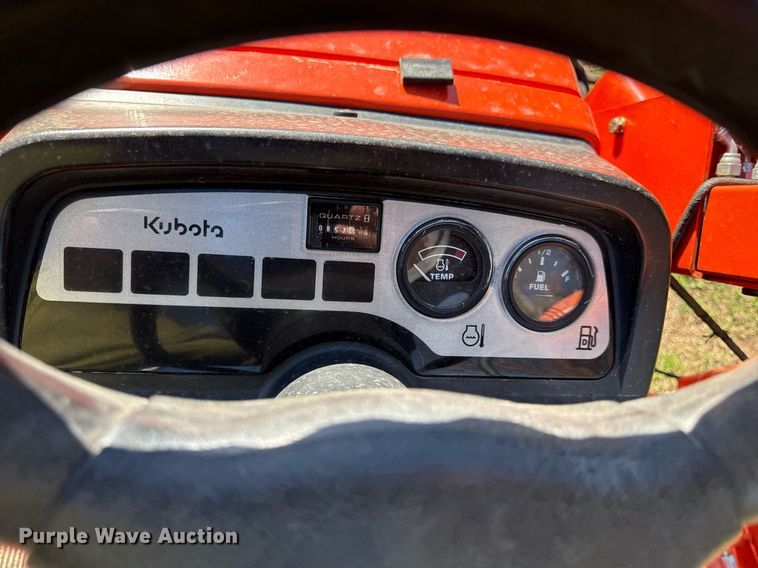 image for item DY8019 Kubota BX2200D MFWD tractor