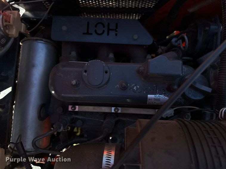 image for item DY8019 Kubota BX2200D MFWD tractor