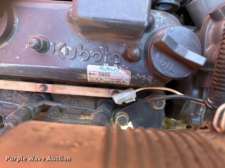 image for item DY8019 Kubota BX2200D MFWD tractor