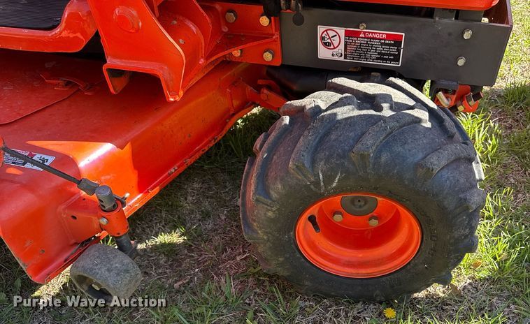 image for item DY8019 Kubota BX2200D MFWD tractor