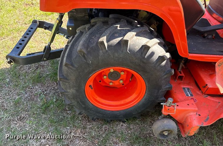 image for item DY8019 Kubota BX2200D MFWD tractor