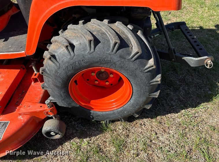 image for item DY8019 Kubota BX2200D MFWD tractor