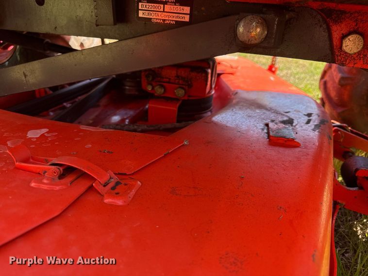image for item DY8019 Kubota BX2200D MFWD tractor