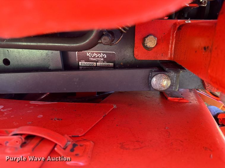 image for item DY8019 Kubota BX2200D MFWD tractor